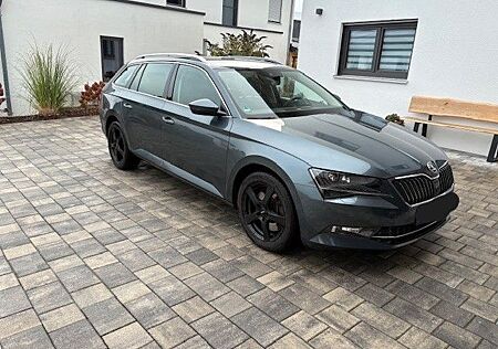 Skoda Superb 2.0 TSI DSG 4x4 Style Combi Style