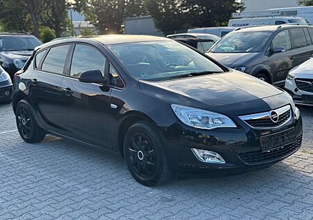 Opel Astra J Lim. *1.6* 5-trg. Design Edition*8-Fach*