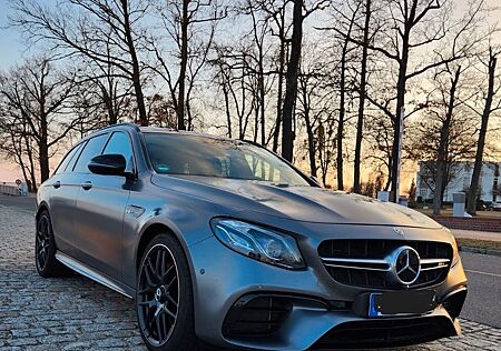 Mercedes-Benz E 63 AMG Mercedes-AMG E 63 S 4MATIC