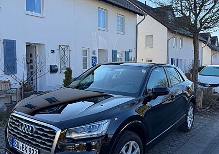 Audi Q2 TüV Neu/ Service Neu/Top 1.4 TFSI sport