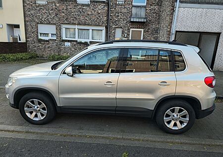 VW Tiguan Volkswagen 2.0 TSI Automatik 4MOTION Track & Fie...