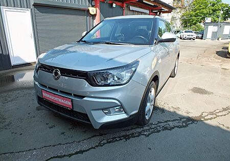 SsangYong Tivoli Quartz 4x2*8fach bereift*1.Hand*Klima*