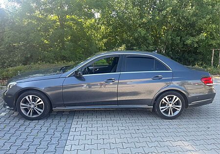 Mercedes-Benz E 300 E300 | BLUETEC HYBRID|MASSAGE-SITZE | SCHECKHEFT