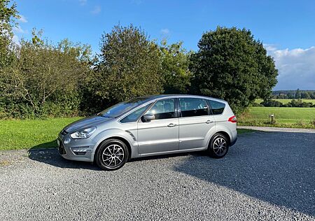 Ford S-Max 2,0 TDCi 103kW DPF Titanium Titanium