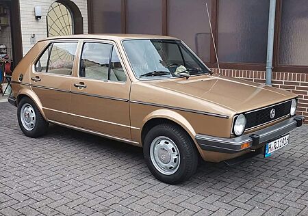 VW Golf Volkswagen 1