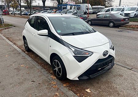 Toyota Aygo (X) Aygo -play