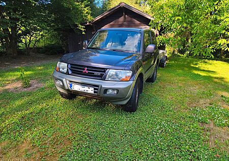 Mitsubishi Pajero 3,2 DI-D / Bastelfahrzeug /Teilespender