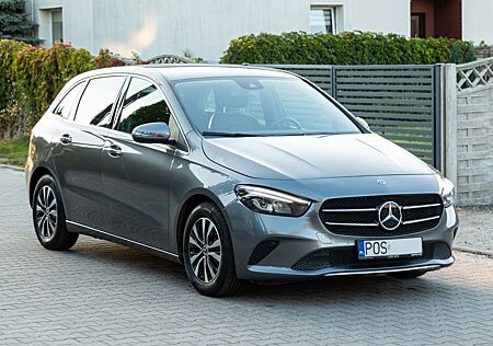Mercedes-Benz B 180 -