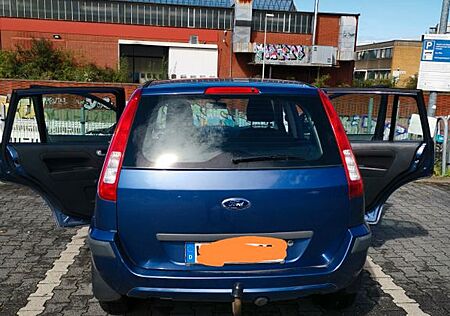 Ford Fusion ,Garagen Fahrzeug und Anhänger kupplung.