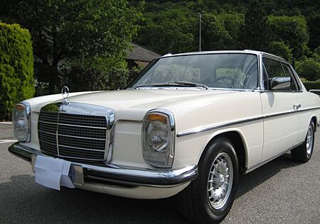 Mercedes-Benz CE 280 W114 DEUTSCHES FAHRZ. Jahreswagenzustand