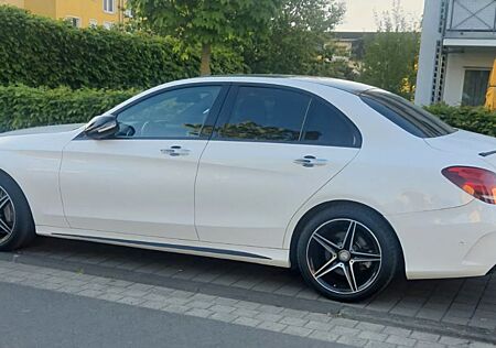 Mercedes-Benz C 400 4MATIC AMG Line Autom. AMG Line