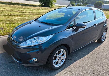 Ford Fiesta 1,25 Titanium,Tüv 03/27 ,Einparkhilfe,Shz
