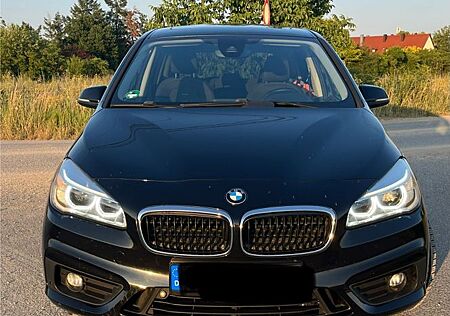 BMW 2er 220 Gran Tourer 220d xDrive Sport Line A Spo...