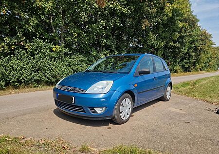 Ford Fiesta 1.4 16V - + Anhängerkupplung