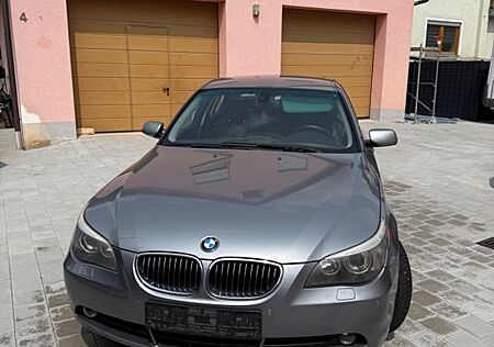 BMW 523i A -