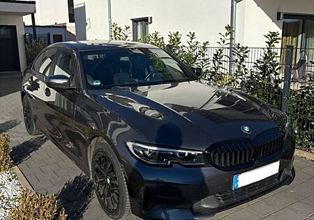 BMW 320i Advantage Automatik