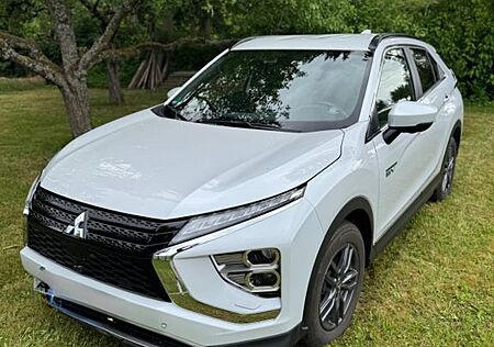 Mitsubishi Eclipse Cross 2.4 PLUG-IN HYBRID 4WD Intro E...