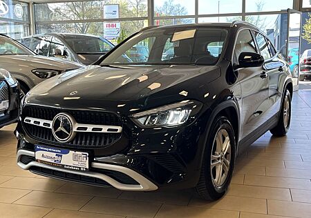 Mercedes-Benz GLA 180 CAM*Teilleder*SHZ*dig.Cockpit*LED*Navi*