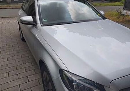 Mercedes-Benz C 220 d 4MATIC T Autom. -