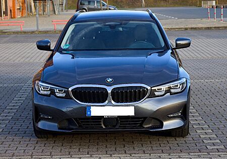 BMW 320d xDrive Touring Automatic - Mild Hybrid