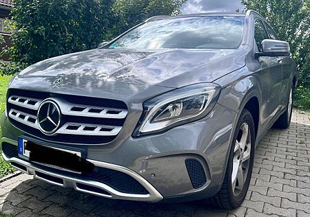 Mercedes-Benz GLA 220 4MATIC DCT - Automatik/ Standhzg/ Pano