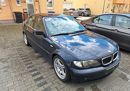 BMW 320i -