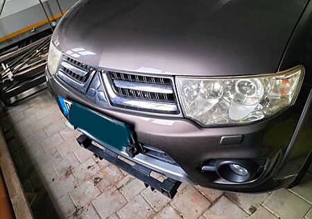 Mitsubishi L200 Winterdienst Schneeschild Schneepflug