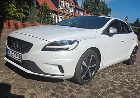 Volvo V40 T3 R Design 1. HAND, TÜV neu, Alcantara