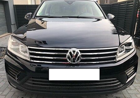 VW Touareg Volkswagen 3.0 V6 TDI SCR 150kW Tiptr Exclusive...
