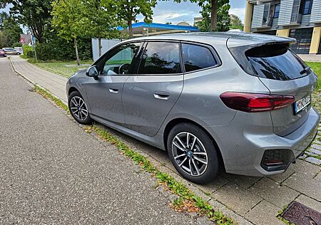 BMW 2er 225 Active Tourer 225e Steptronic DCT xDrive -