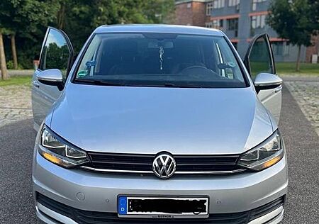 VW Touran Volkswagen 1.2 TSI Trendline / AHK / TÜV 26