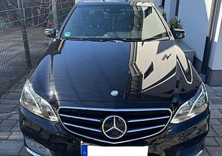 Mercedes-Benz E 400 4MATIC - AMG Paket - Distronic Plus