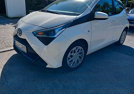 Toyota Aygo (X) -play*Automatik*Navi*Kamera*4 Türen