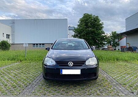 VW Golf Volkswagen Zuverlässiger V 1.6 - TÜV bis 01/2026