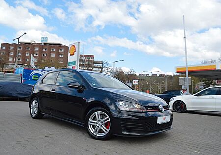 VW Golf Volkswagen VII Lim. GTI BMT / Pano / Sport