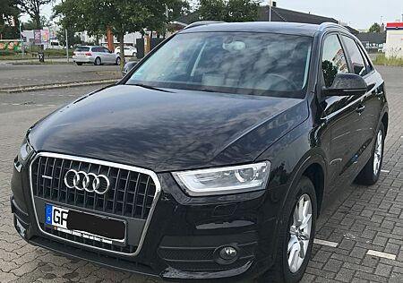 Audi Q3 2.0 TDI quattro / Panoramadach / AHK