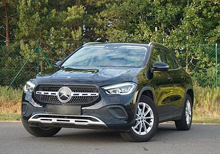 Mercedes-Benz GLA 180 LED/T-Leder/WideScreen/Ambiente/Qi/Shzg/
