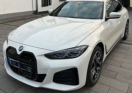BMW i4 eDrive40 - M Paket - Laser - Harman/Kardon