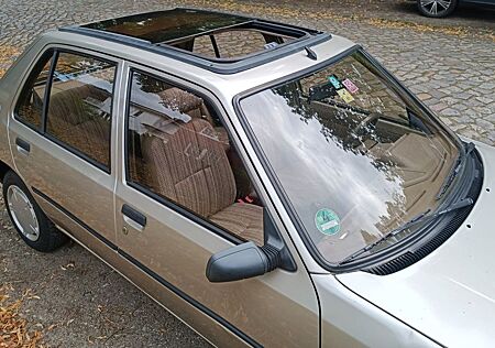 Peugeot 205 GR 1.1 - traumhaft bequem!