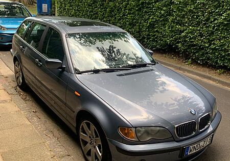 BMW 330i touring -