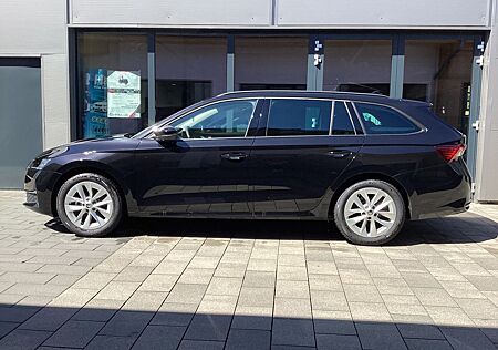 Skoda Octavia Combi 1.5 eTSI DSG Selection LED+AHK+ACC
