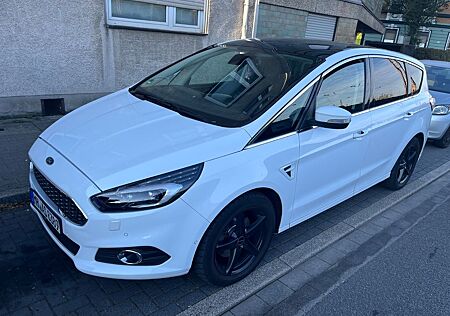 Ford S-Max 2,0 TDCi 110kW Titanium PowerShift Tit...