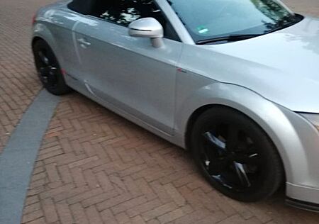 Audi TT Roadster 2.0 TFSI -