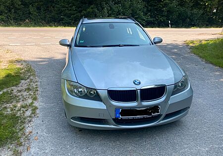 BMW 320d touring*Panorama*PDC*8x Alu*Sitzheizung*AHK