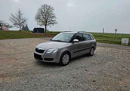 Skoda Fabia Combi 1.4l Ambiente Schkeftgepflet