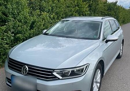 VW Passat Variant Volkswagen 2.0 TDI Comfortline Variant C...
