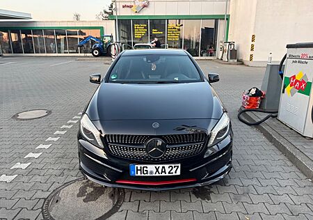 Mercedes-Benz 250 A Sport DCT AMG Line *Panorama Dach*GroßNavi