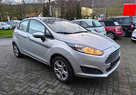 Ford Fiesta Sync Edition nur 43.000 KM !!