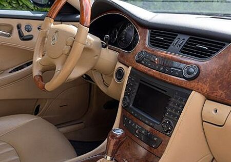 Mercedes-Benz CLS 500 -