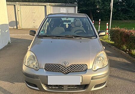 Toyota Yaris 1.3 -